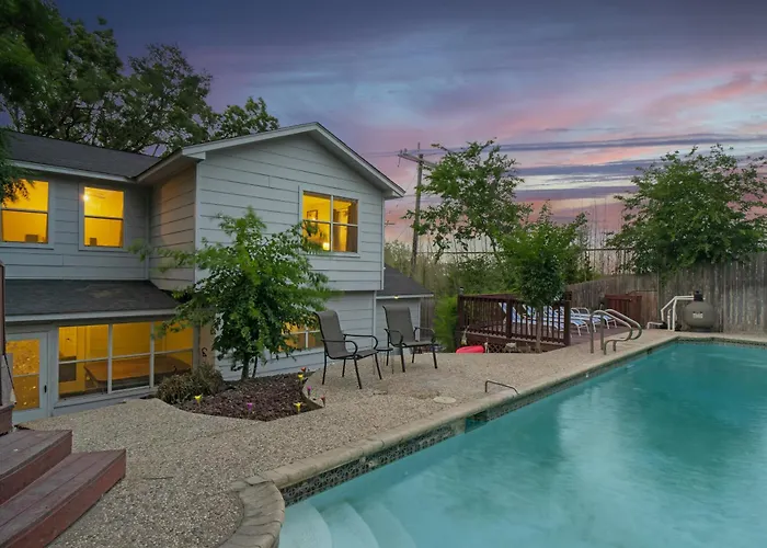 Bamboo Oasis-Relaxing Hot Tub-Family Time