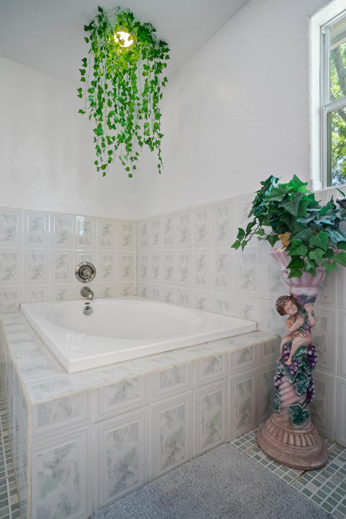 Casa de Férias Bamboo Oasis-relaxing Hot Tub-family Time *